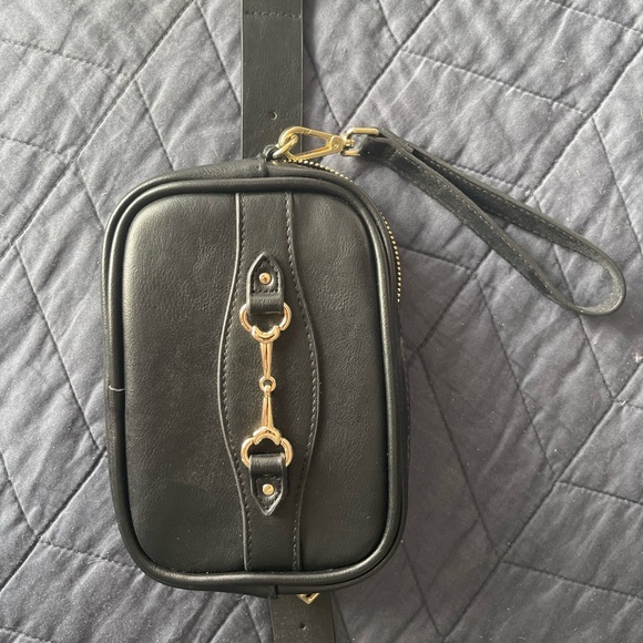 Steve Madden hip purse with belt - Picture 8 of 9